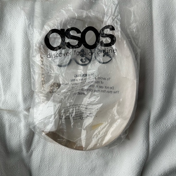 ASOS Gold Belt - Picture 5 of 5